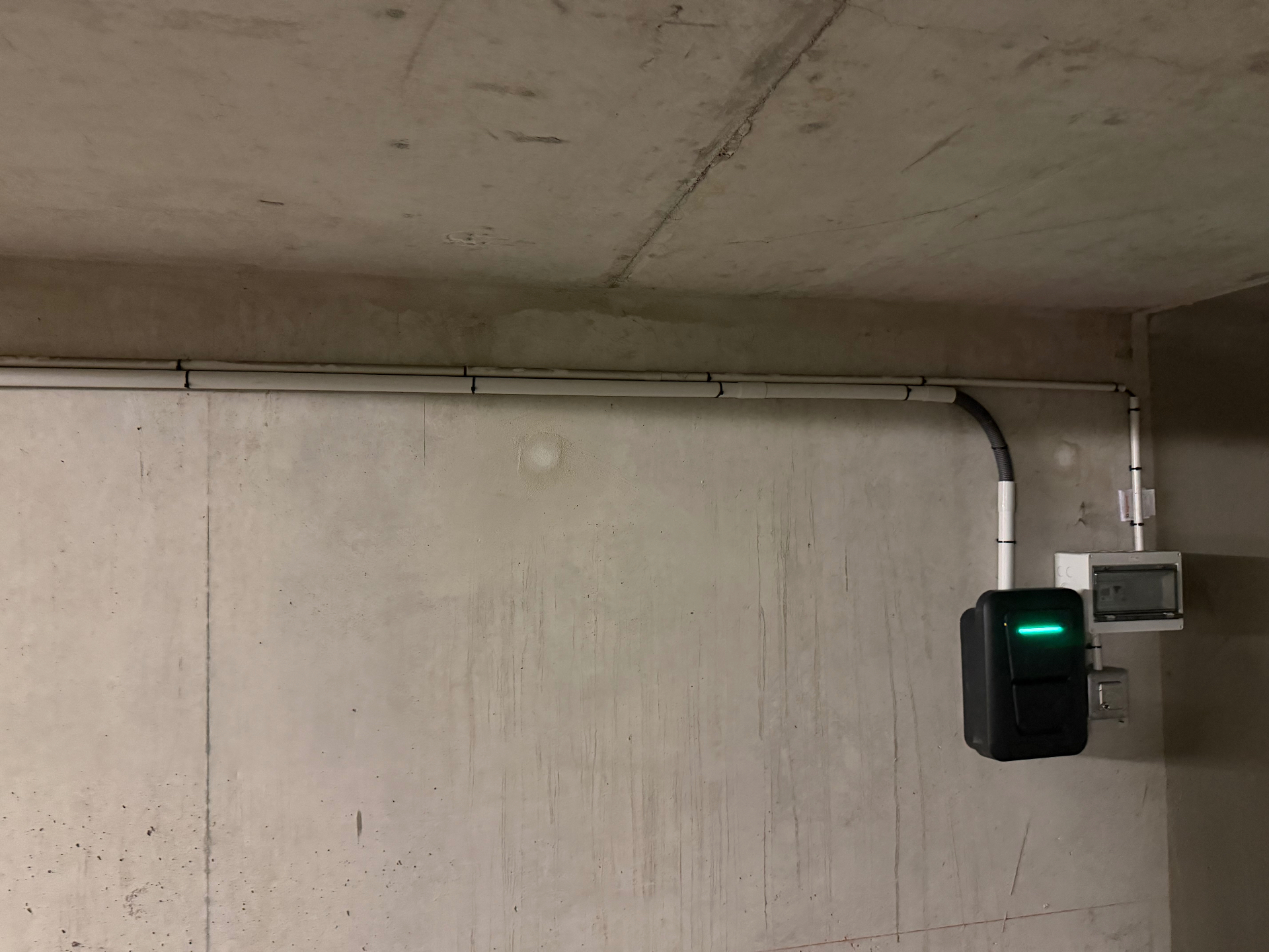 Mise en service borne B2B — Parking copropriété