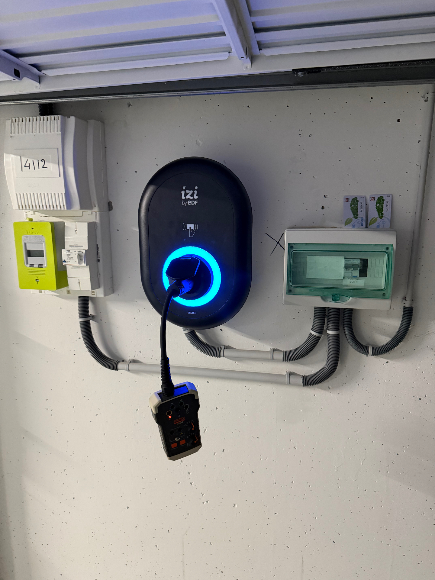 Borne IZI by EDF Vestel installée par Lumëel — partenariat copropriété